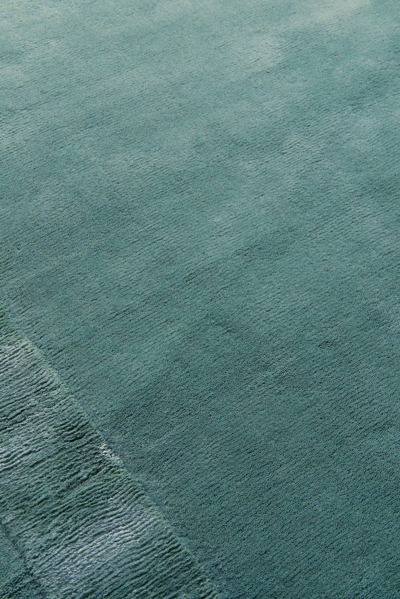 Close-up of Verdant hand tufted wool rug texture