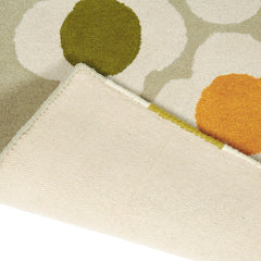 Corsage floral wool rug backing detail