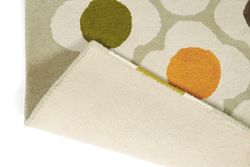 Corsage floral wool rug backing detail